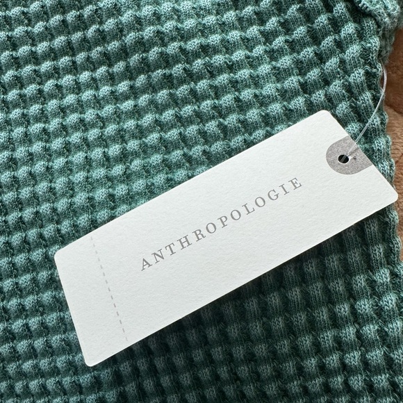 PILCRO short sleeve slightly cropped thermal top w/pocket! Unique& flattering!! - Picture 7 of 14